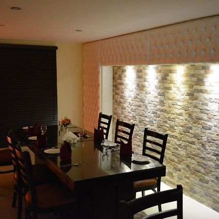 Divine Hotel Rawalpindi Ngoại thất bức ảnh