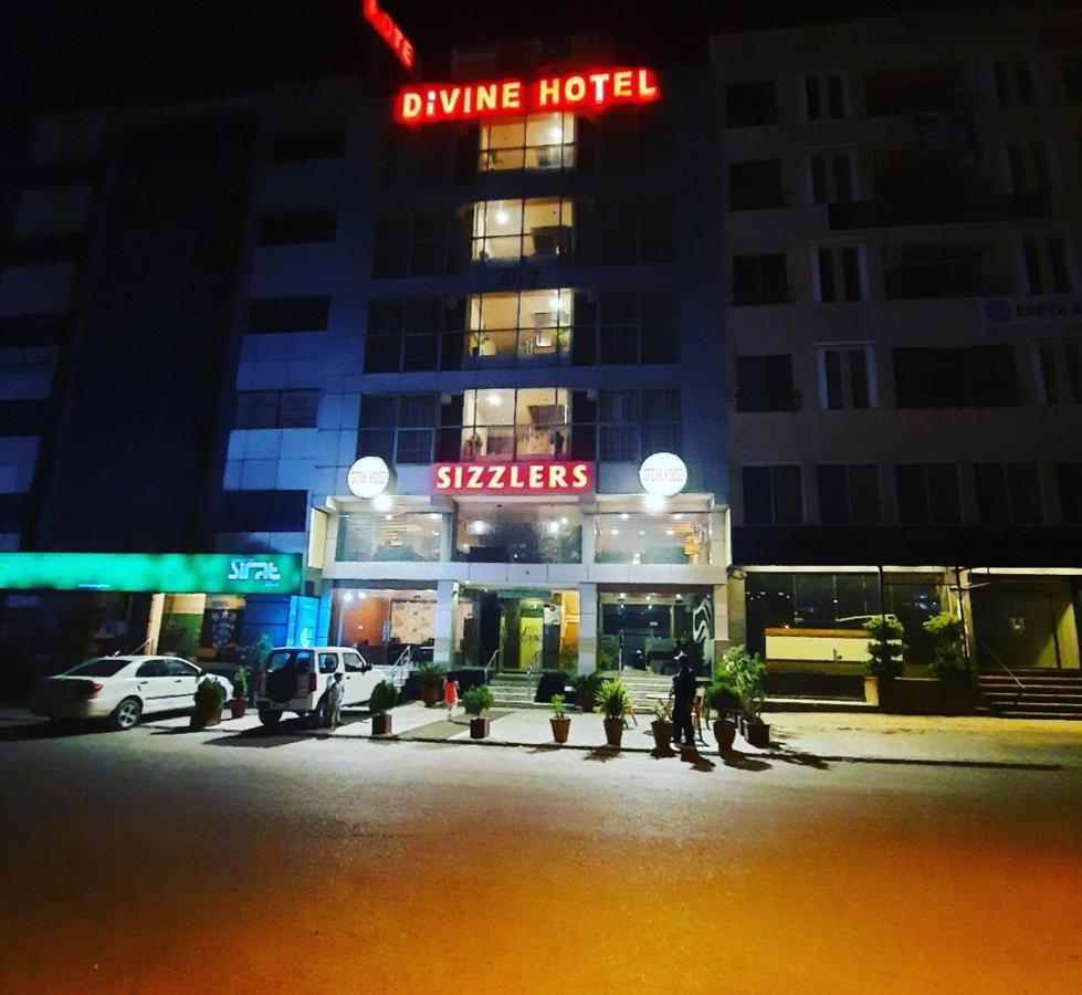 Divine Hotel Rawalpindi Ngoại thất bức ảnh