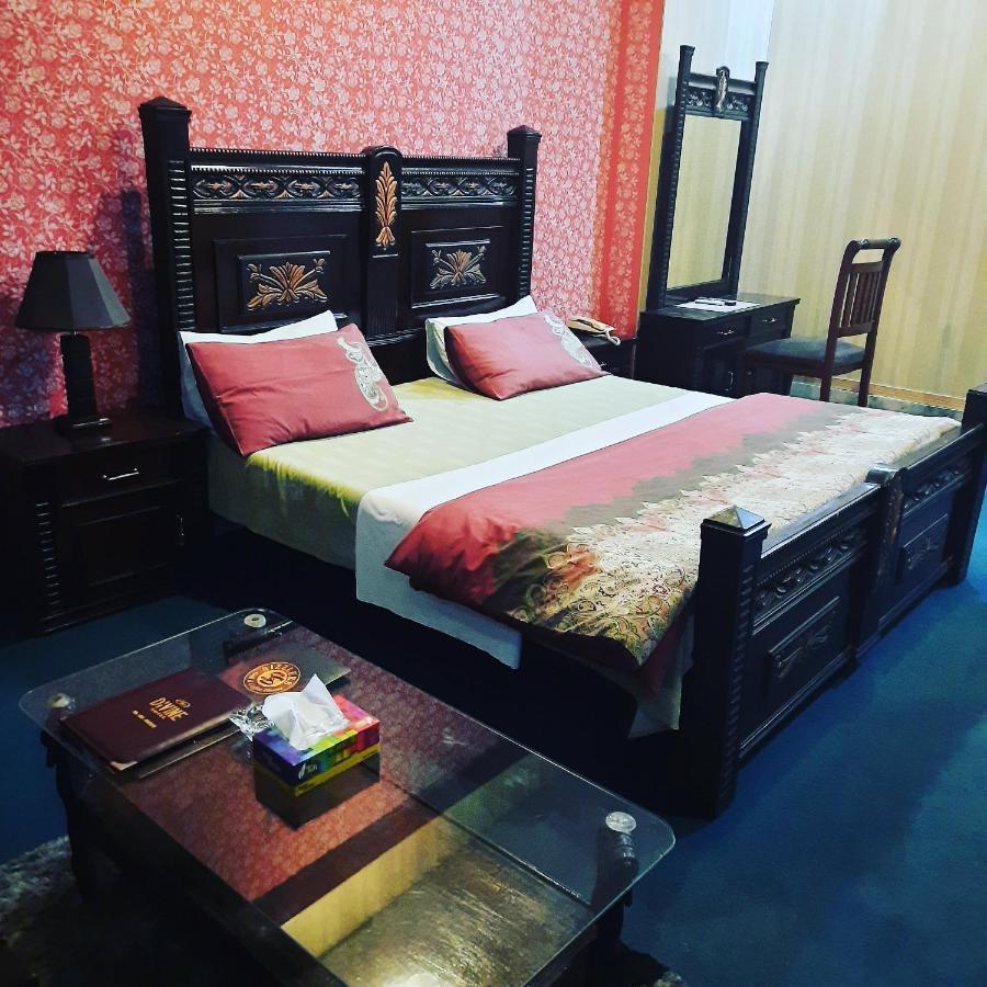 Divine Hotel Rawalpindi Ngoại thất bức ảnh