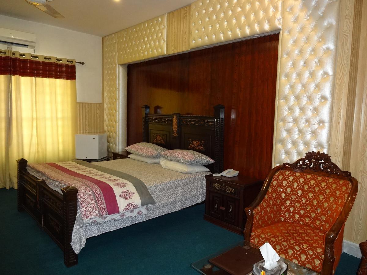 Divine Hotel Rawalpindi Ngoại thất bức ảnh